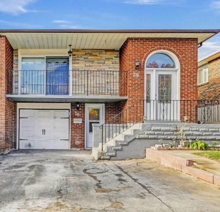 1st image of 28 Royal Salisbury Way