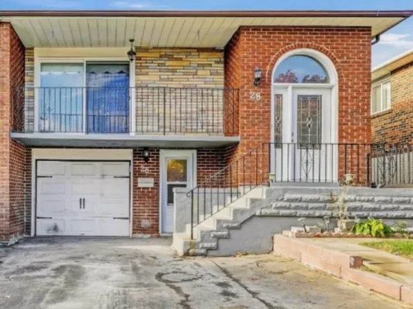 28 Royal Salisbury Way, Brampton, ON L6V 3J6