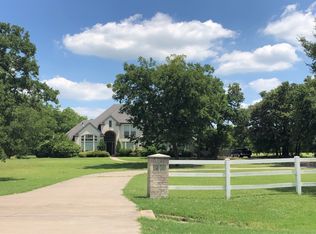 143 Ranchway Dr, Burleson, TX 76028