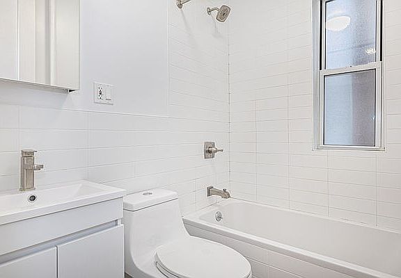 4th image of 47-18 43rd Ave #D2