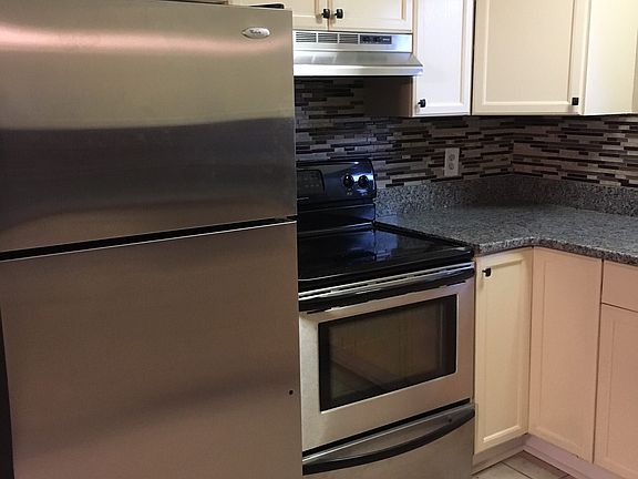 2nd image of 504 Avenue F SE