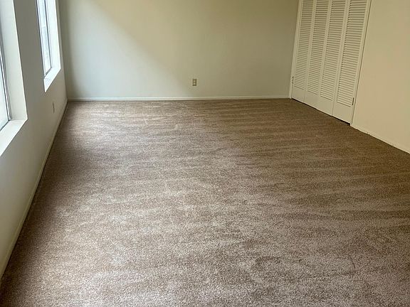 2nd image of 602 Pier Ave #2