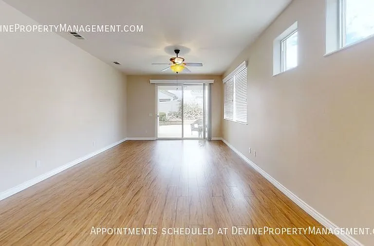 916 Essex Rd — Photo 6