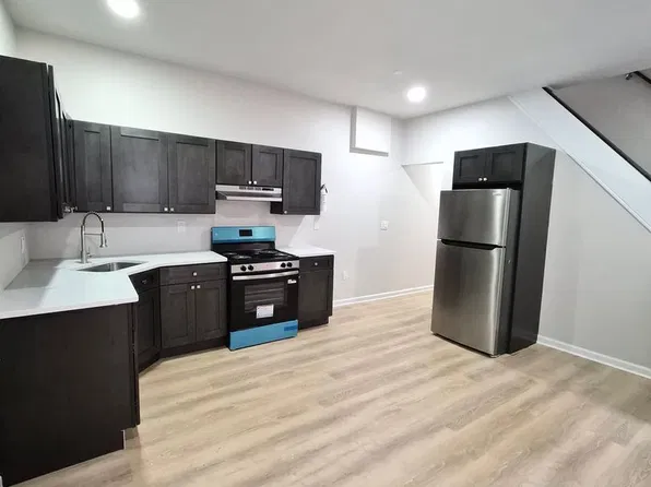 423 Mauch Chunk St, Pottsville, PA 17901