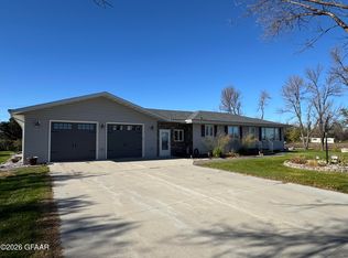 225 2nd St, Cummings, ND 58223