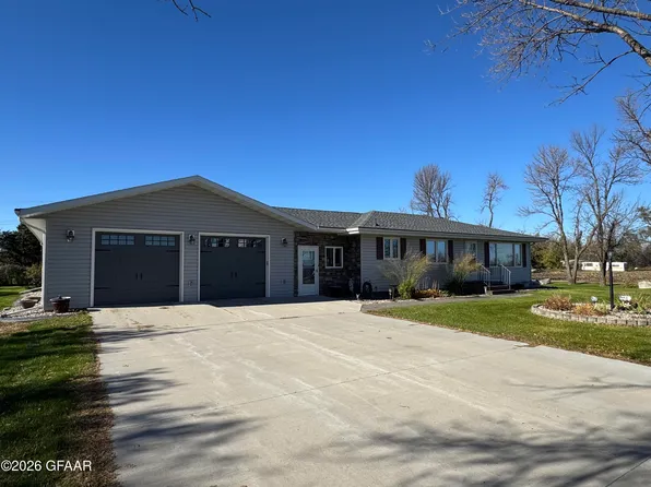 225 2nd St, Cummings, ND 58223