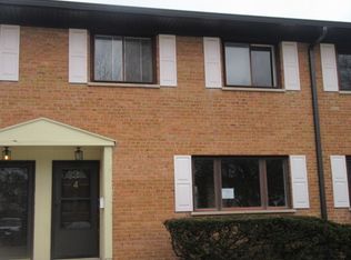 300 Duane St APT 4, Glen Ellyn, IL 60137
