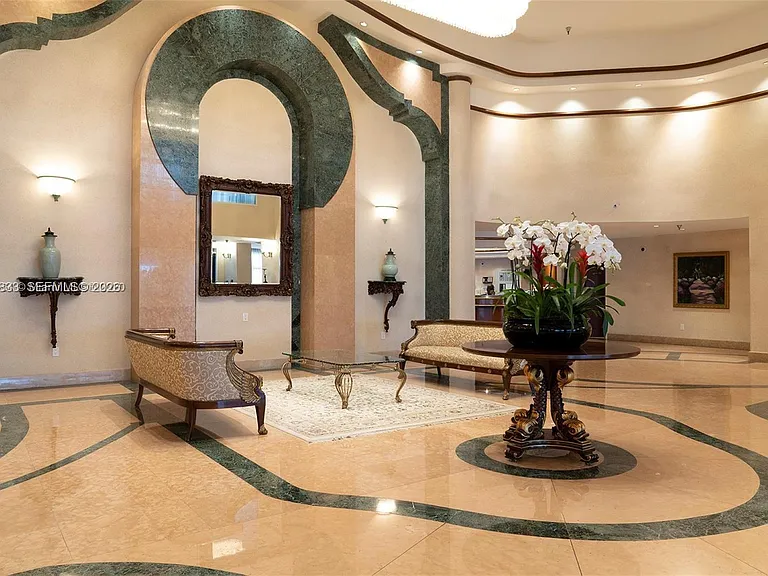 5757 Collins Ave #1003 — Photo 7