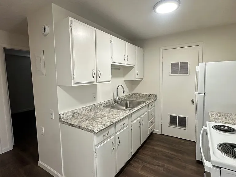 745 E Lazon Dr — Photo 36