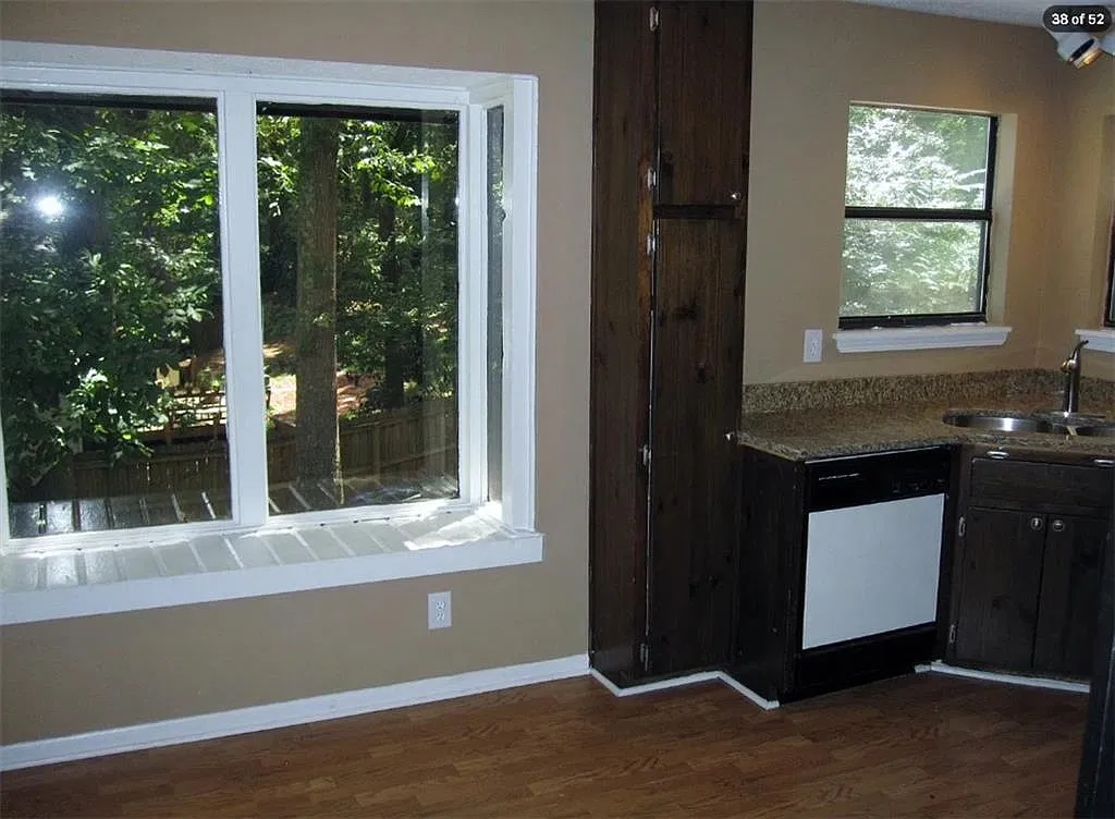 3 bed, 2.5 bath, 1614 sqft, $4,000 — Photo 4