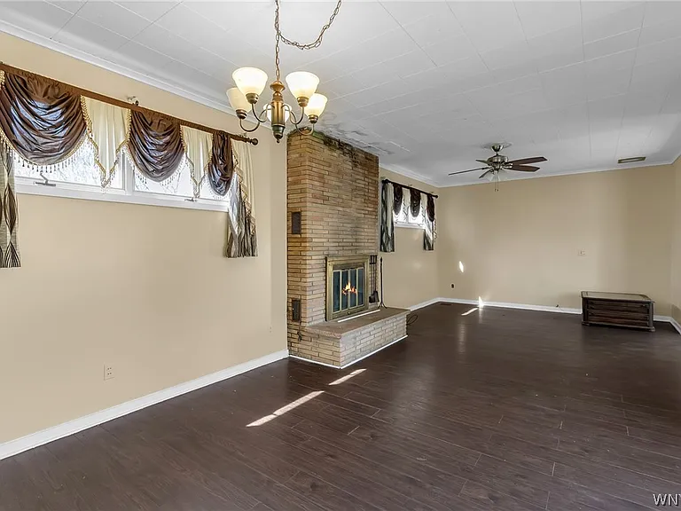 4098 Bailey Ave — Photo 10