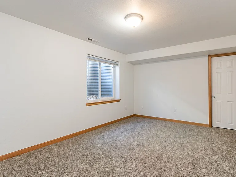 6708 Sage Ave — Photo 14