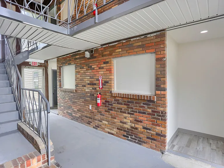201 Kathleen Dr #2 — Photo 36