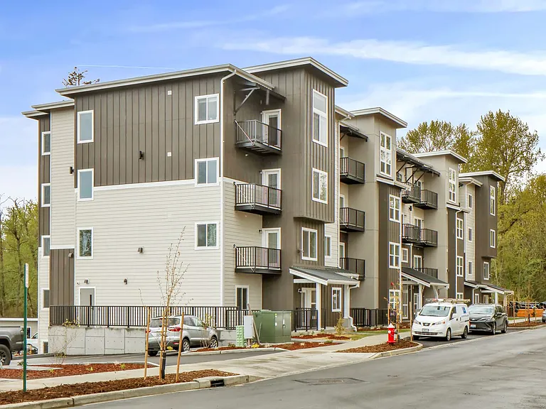 Kingsway Apartments — Photo 8
