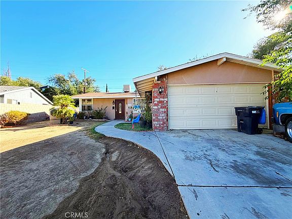 2nd image of 302 E Avenue R11