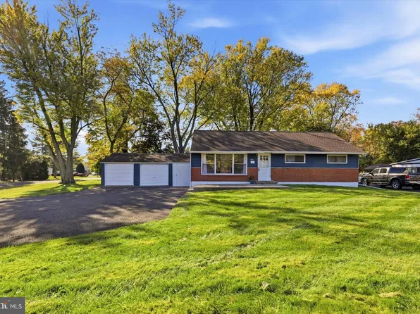 601 W County Line Rd, Hatboro, PA 19040