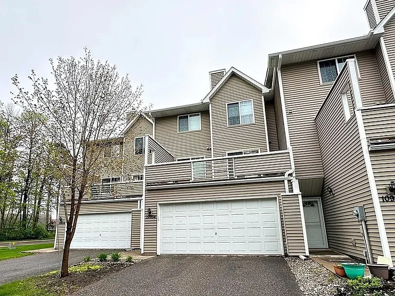 10954 Johnson St NE — Photo 1