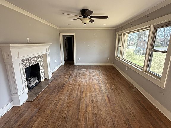 2nd image of 302 W 2nd St