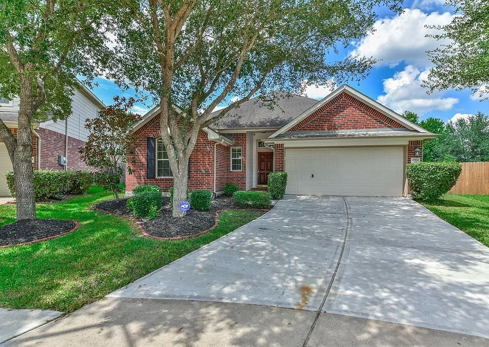 Great Opportunity to buy this house. Come in and see Why.