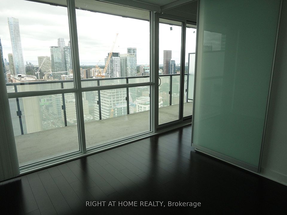 1st image of 15 Grenville St #3107