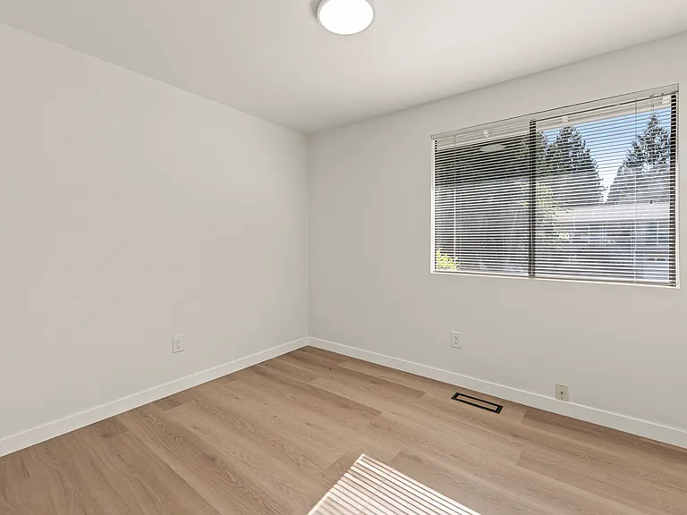 10914 165th Pl NE — Photo 10