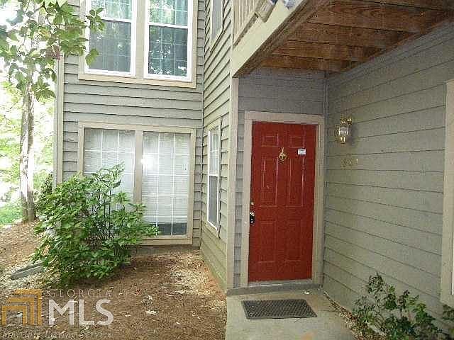 1st image of 801 SE Country Park Dr