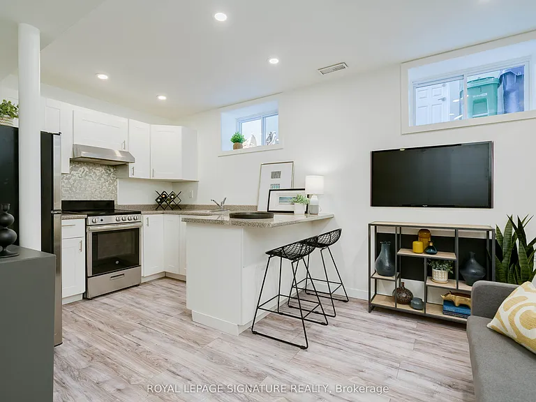 27 Coleridge Ave #LOWER — Photo 1