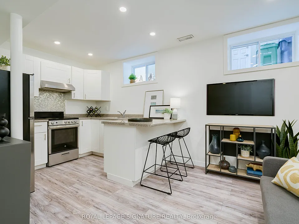 27 Coleridge Ave #LOWER