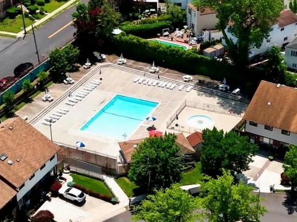 69 Rolling Hill Green image 30 of 30