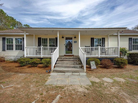 2nd image of 813 Motley Rd