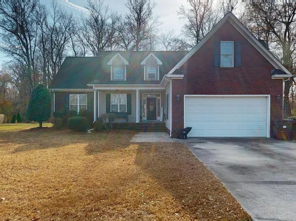 102 Holden Court, Pikeville, NC 27863