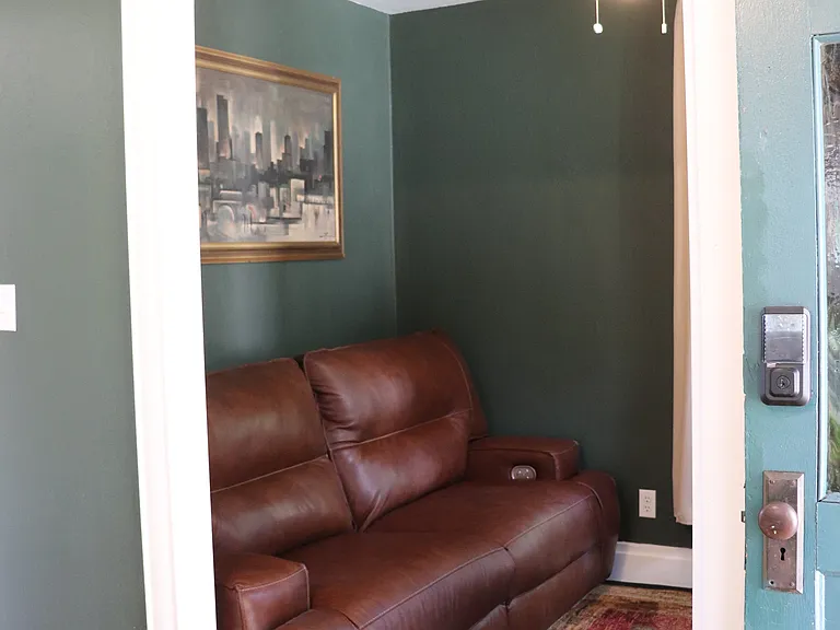 319 E Willamette Ave — Photo 10