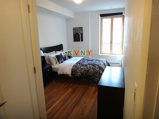 Rented by KVNY Soho | media 15