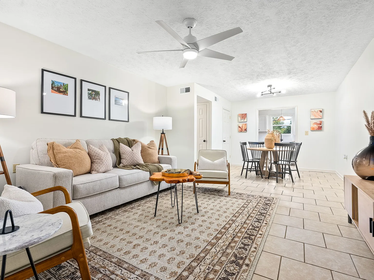 2 bed, 825 sqft, $2,000 — Photo 1