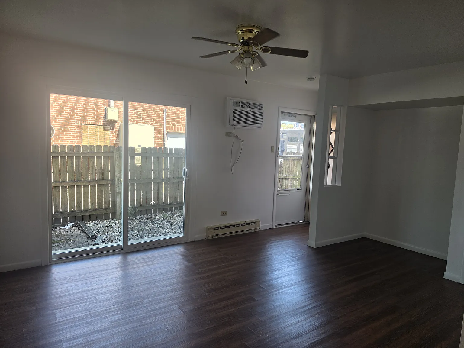 Studio, $725 — Photo 3