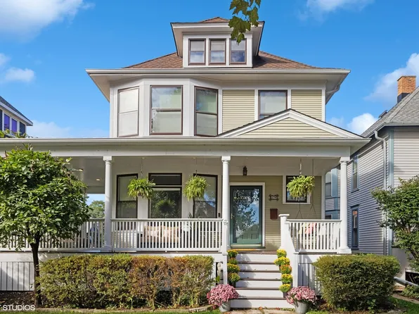 84 S 7th Ave, La Grange, IL 60525