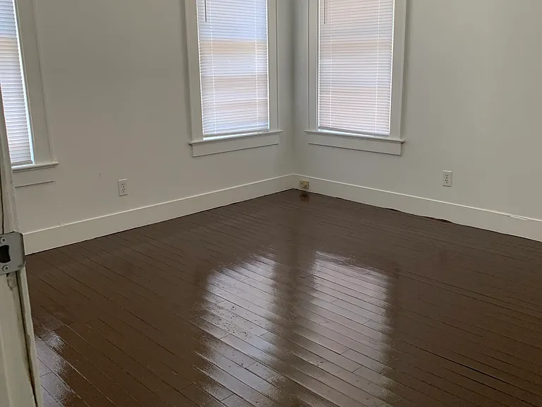 107 Browning Ave — Photo 8