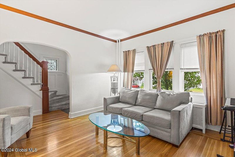 2nd image of 22 Edgewood Avenue
