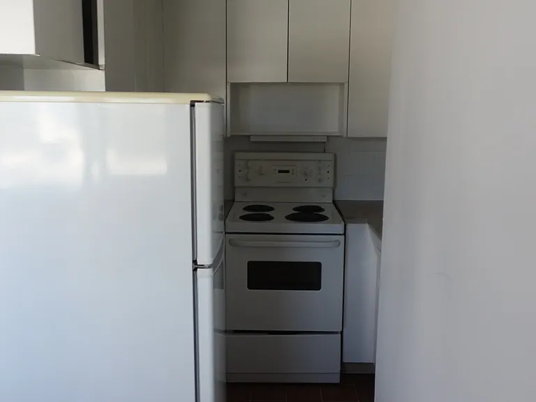 1235 Comox St #403 — Photo 9