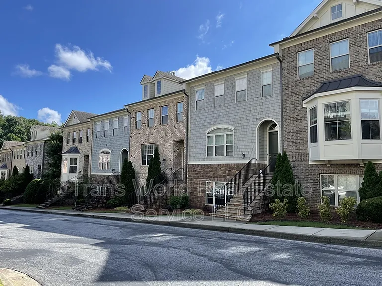 4648 Pine St SE — Photo 1