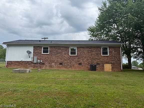 4th image of 178 Lori Ln