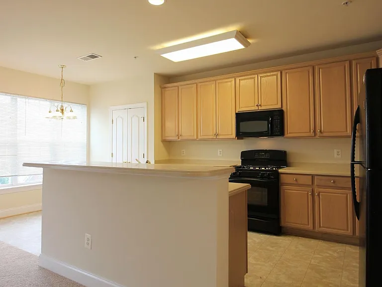 23802 Catawba Hill Dr #B — Photo 11
