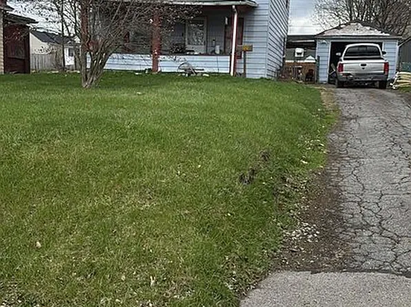 323 Hamilton Ave, Farrell, PA 16121