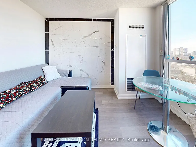 255 Village Green Sq #808 — Photo 14