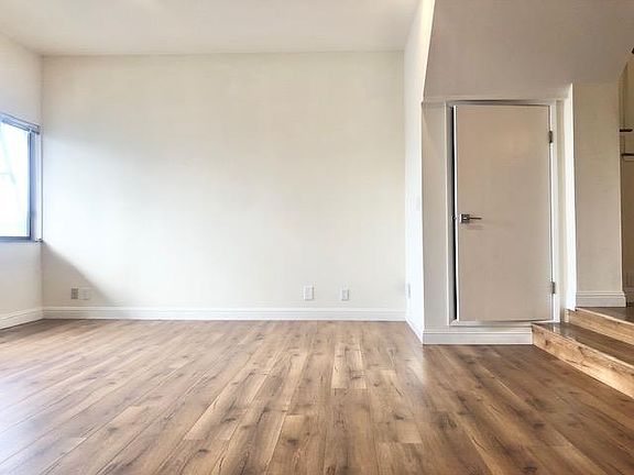 4th image of 974 Greenwich St