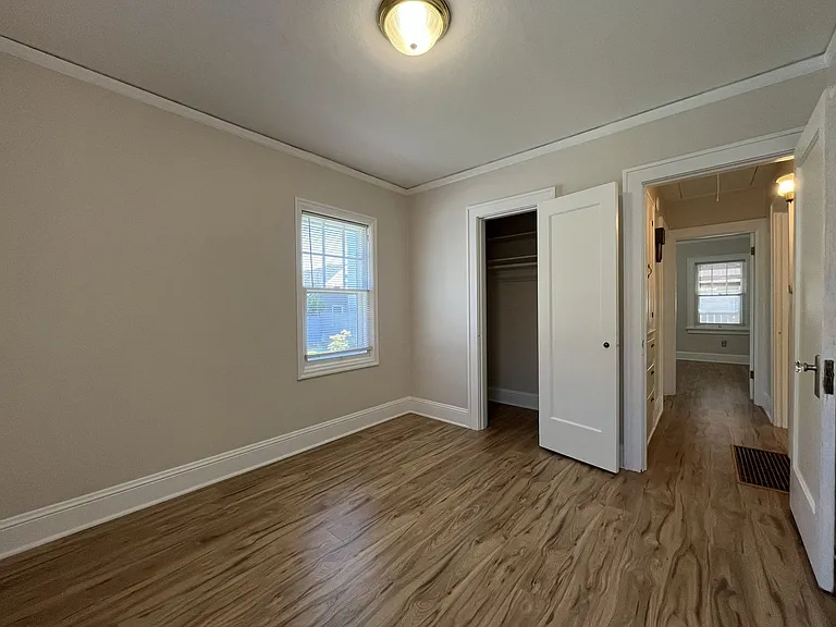 2417 N Rosa Parks Way — Photo 24