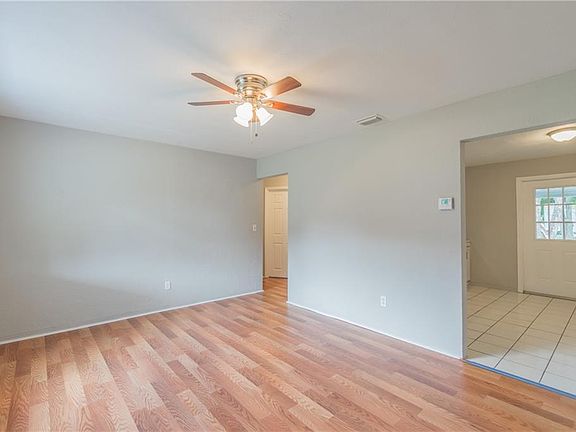5th image of 601 Edenville Ave