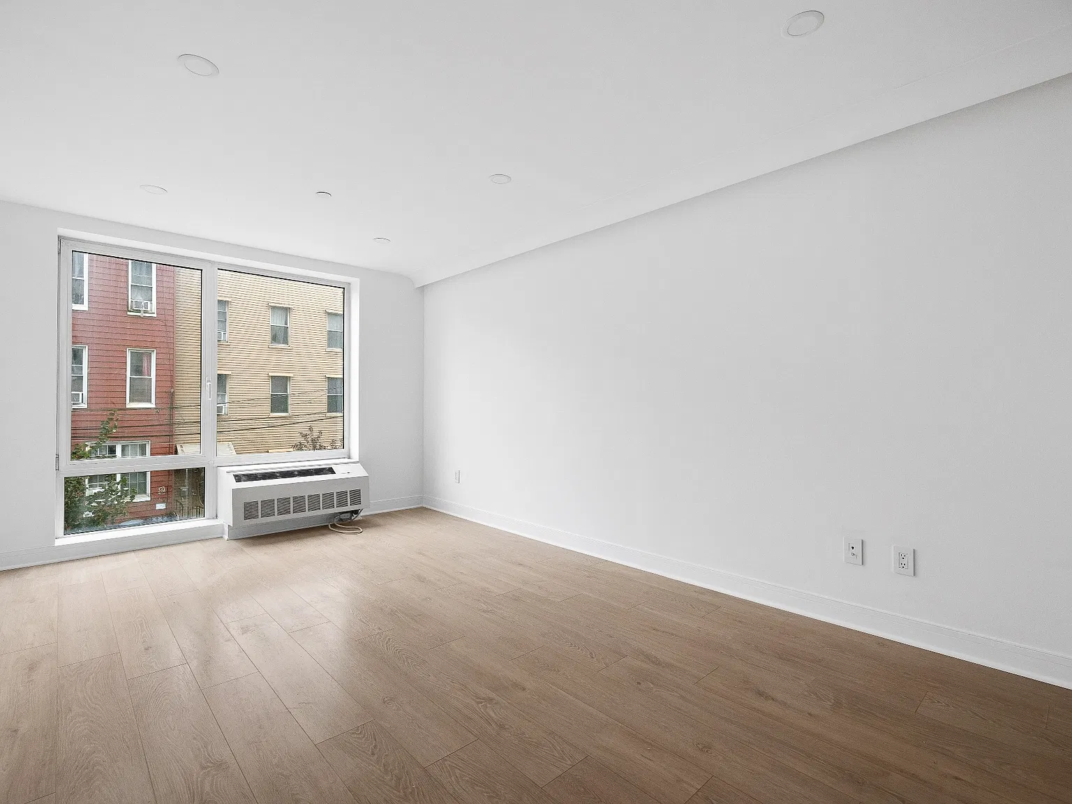 184 Eagle St — Photo 4