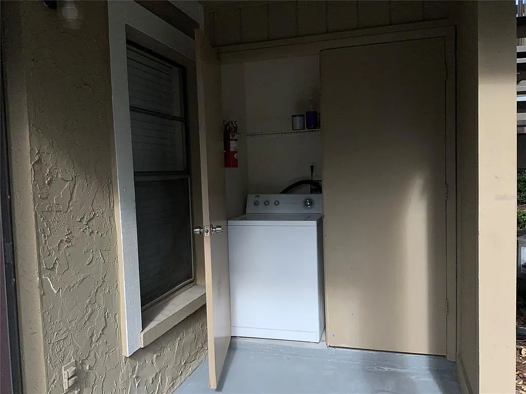 2 bed, 2.0 bath, 912 sqft, $1,550 — Photo 4