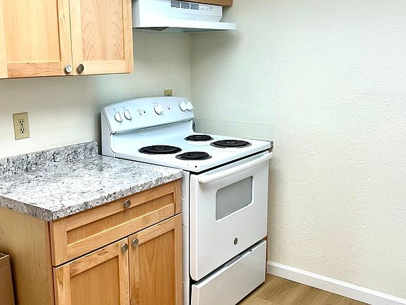 4th image of 6427 Denton Way